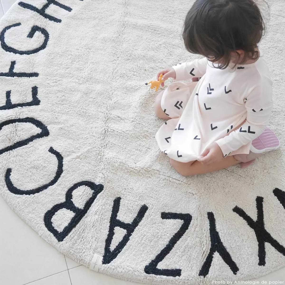 ABC Round Washable Rug -  Black/Natural